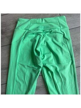 Gymshark butt shaping bright mint athletic leggings size xs